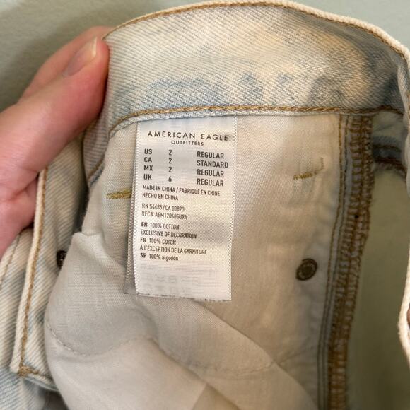 American Eagle Jeans Womens 2 Blue Light Wash Denim Straight Mid Rise Distressed - Picture 9 of 9